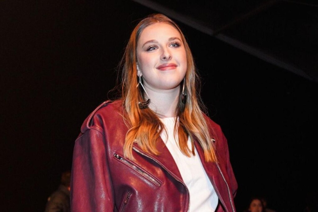 Helena Bailly, star de l’émission Star Academy, confirme enfin sa relation amoureuse avec Pierre Garnier Helena Bailly, star de l’émission Star Academy, confirme enfin sa relation amoureuse avec Pierre Garnier