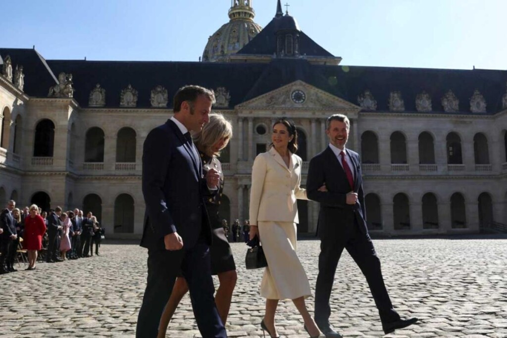 Le roi Frédéric X a été reçu en France par Emmanuel Macron aux Invalides, sur les terres de son aïeul Le roi Frédéric X a été reçu en France par Emmanuel Macron aux Invalides, sur les terres de son aïeul