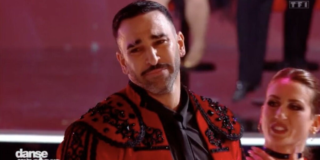 Adil Rami ému aux larmes par la surprise de ses fils venus le soutenir à Danse avec les stars Adil Rami ému aux larmes par la surprise de ses fils venus le soutenir à Danse avec les stars
