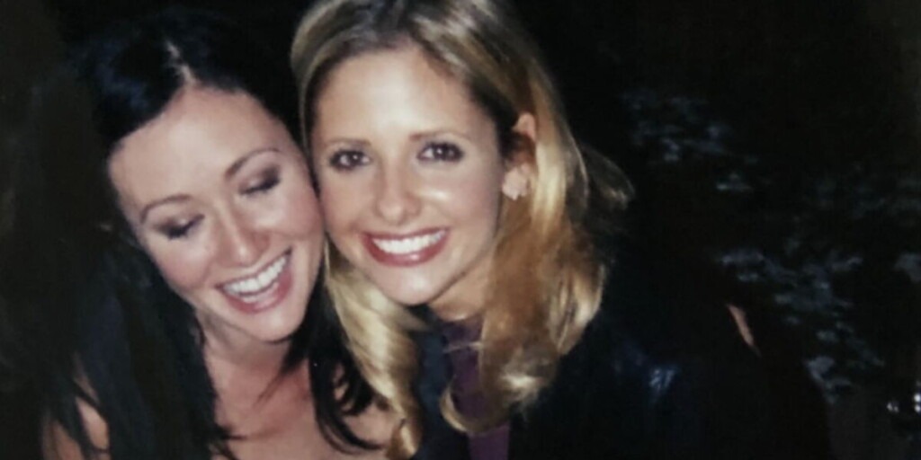 Sarah Michelle Gellar rend hommage à son amie Shannen pour son anniversaire, perpétuant la tradition Sarah Michelle Gellar rend hommage à son amie Shannen pour son anniversaire, perpétuant la tradition