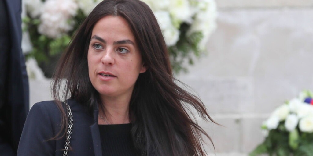 Anouchka Delon a demandé le report du procès contre ses frères, affectant l’héritage d’Alain Delon Anouchka Delon a demandé le report du procès contre ses frères, affectant l’héritage d’Alain Delon