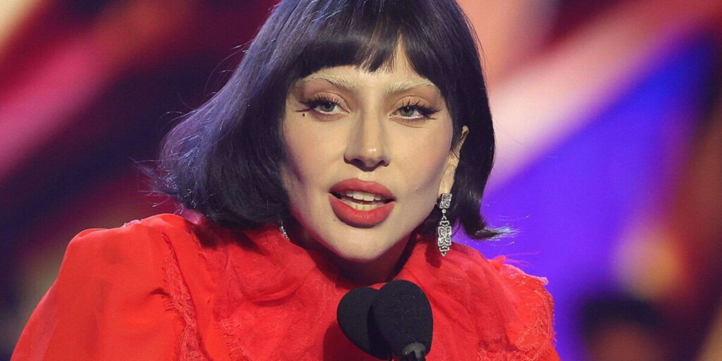 Lors de Coachella, Lady Gaga fait face à un problème technique, ses fans crient au sabotage Lors de Coachella, Lady Gaga fait face à un problème technique, ses fans crient au sabotage