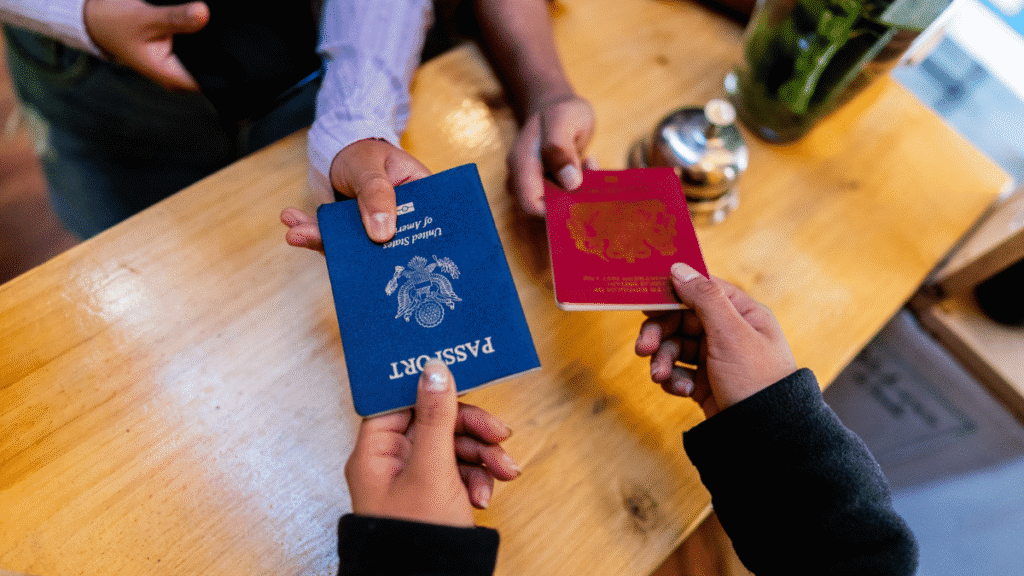 Singapour, le Japon et la France figurent parmi les passeports les plus puissants au classement 2025 Singapour, le Japon et la France figurent parmi les passeports les plus puissants au classement 2025