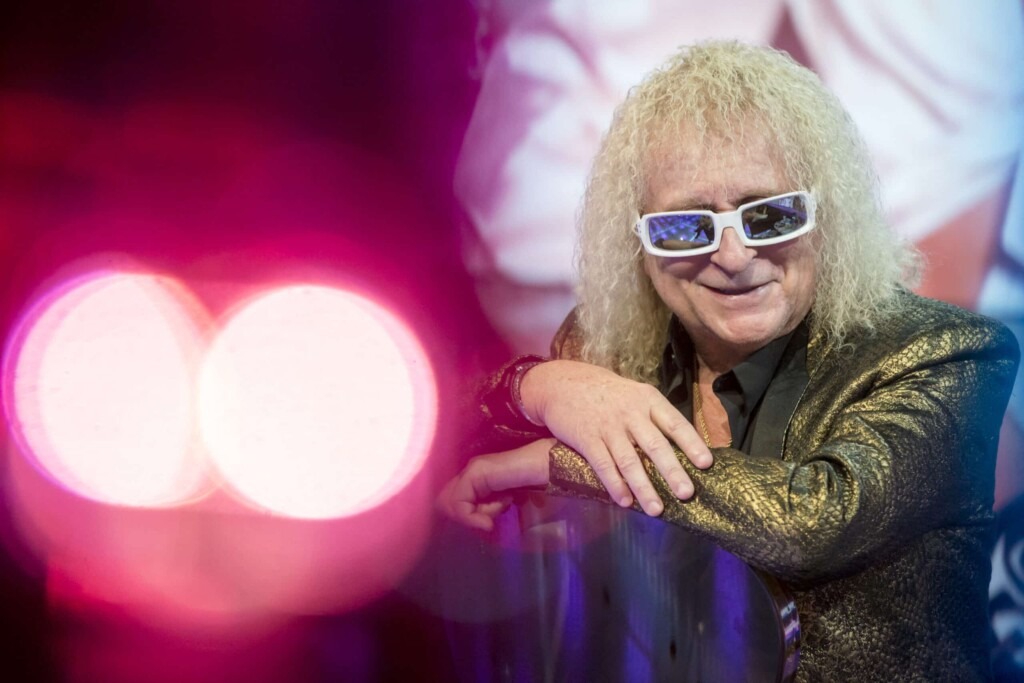 Michel Polnareff éprouve des difficultés à communiquer avec son fils Louka, âgé de 14 ans, et avoue le faire un peu peur Michel Polnareff éprouve des difficultés à communiquer avec son fils Louka, âgé de 14 ans, et avoue le faire un peu peur