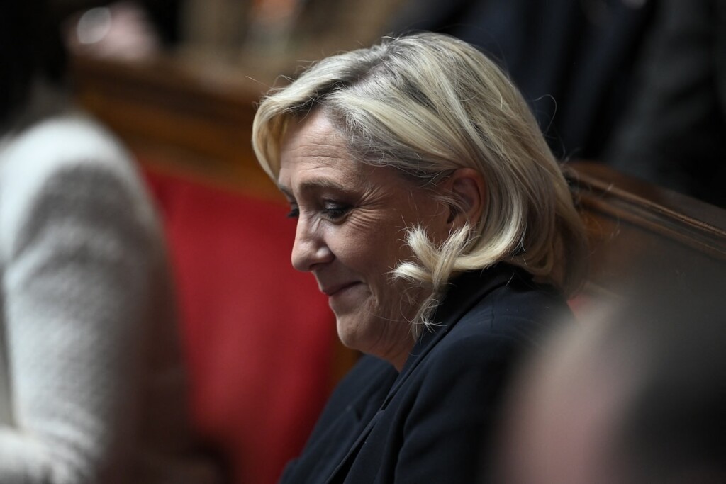 Elle vient d’hériter de deux millions Elle vient d’hériter de deux millions