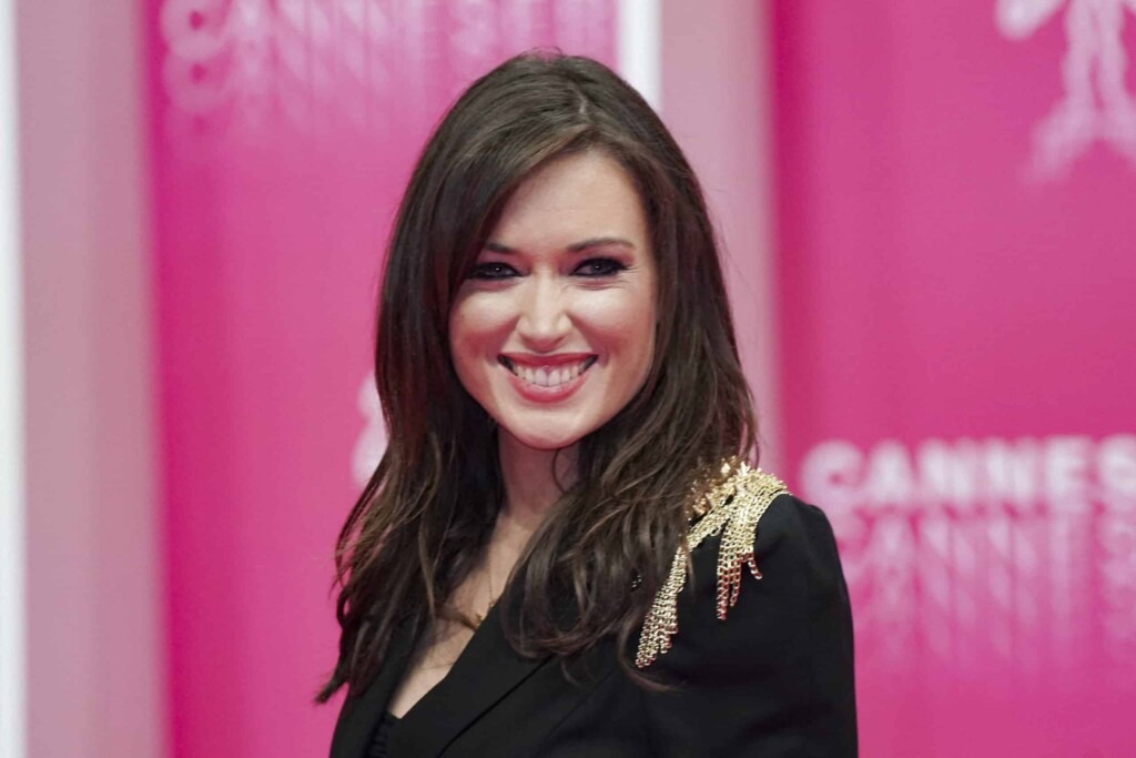 Elsa Esnoult présente pour la première fois son compagnon, Alexis Elsa Esnoult présente pour la première fois son compagnon, Alexis