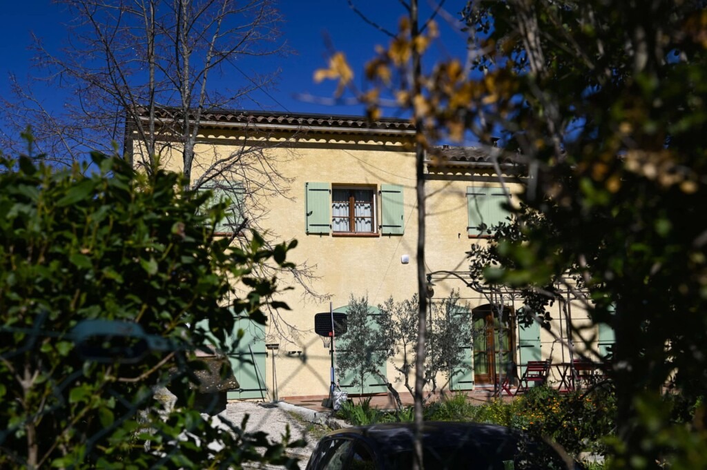 La famille d’Émile, contre toute attente, a choisi de quitter leur domicile après son décès La famille d’Émile, contre toute attente, a choisi de quitter leur domicile après son décès