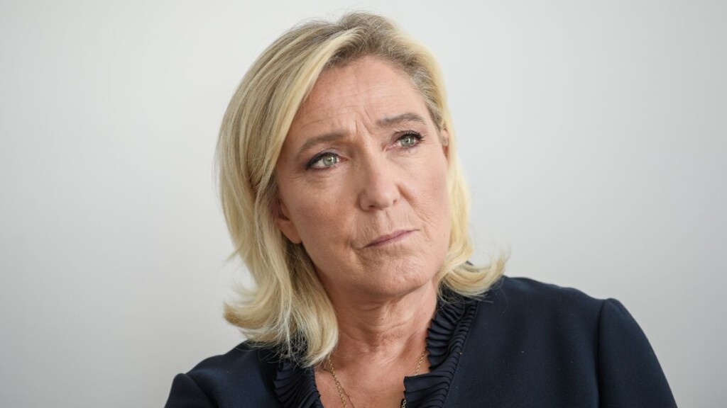 La Fouine, 43 ans, surprend en dédiant une chanson à Marine Le Pen : Elle a pris du… La Fouine, 43 ans, surprend en dédiant une chanson à Marine Le Pen : Elle a pris du…