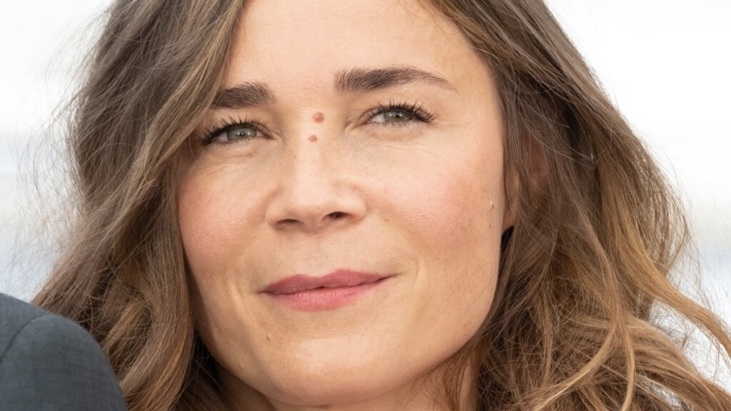 Blanche Gardin, 48 ans, a décidé de vivre dans la rue avec des punks à chiens Blanche Gardin, 48 ans, a décidé de vivre dans la rue avec des punks à chiens