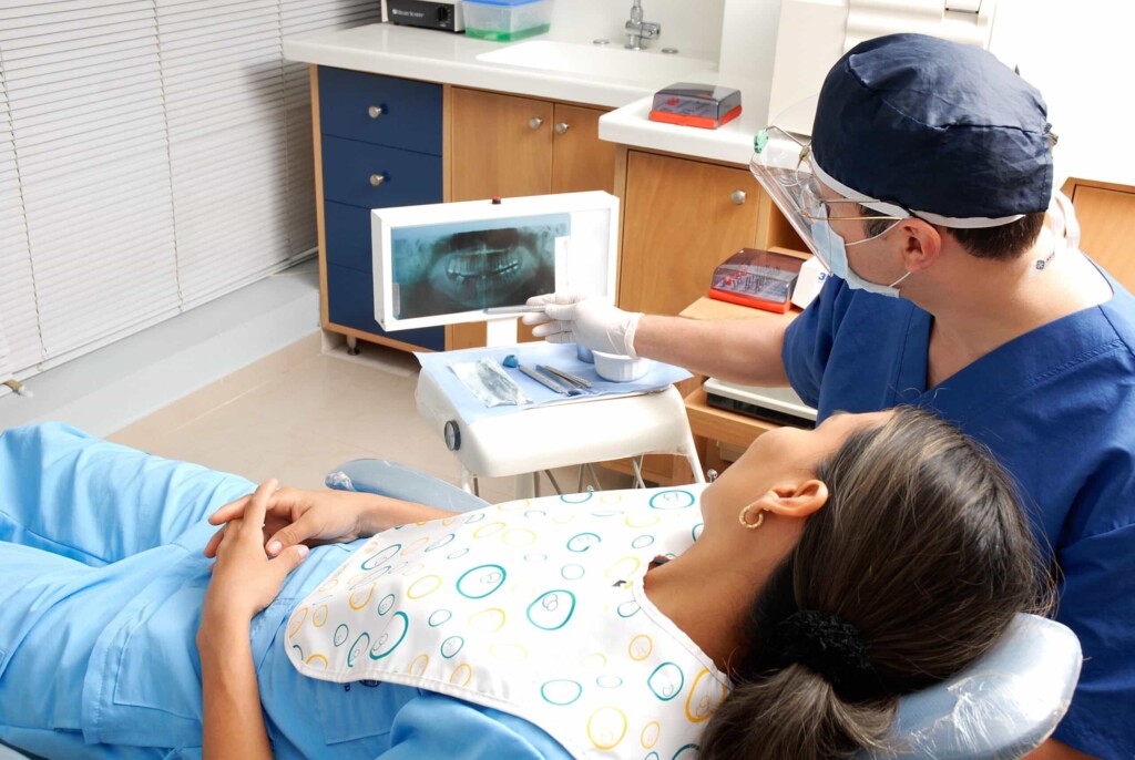 Urgences dentaires : quelles solutions pour se faire soigner hors des heures de travail ? Urgences dentaires : quelles solutions pour se faire soigner hors des heures de travail ?