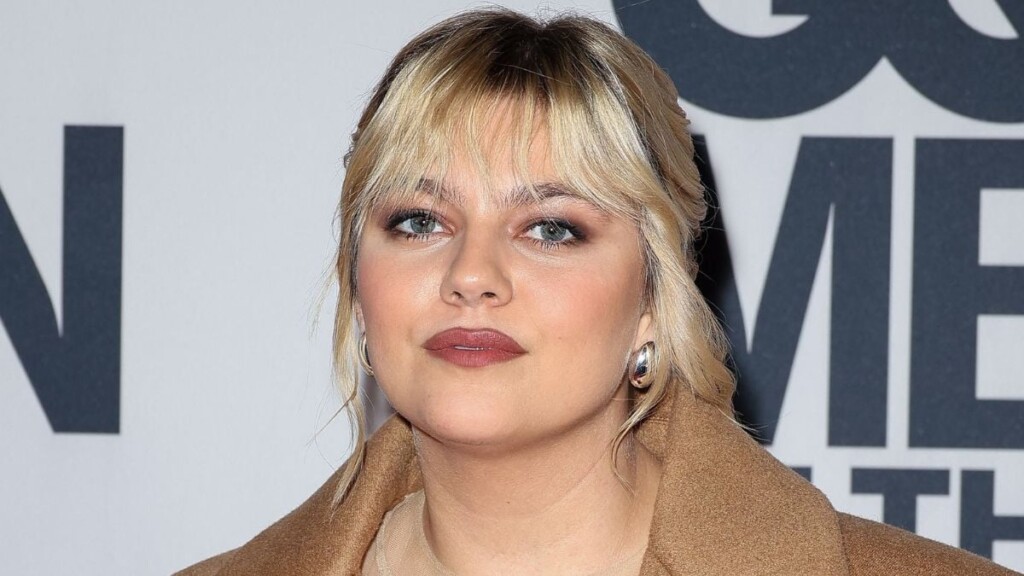 Louane parle d’une chanson de Céline Dion qui lui rappelle sa mère décédée : retourné le bide… Louane parle d’une chanson de Céline Dion qui lui rappelle sa mère décédée : retourné le bide…