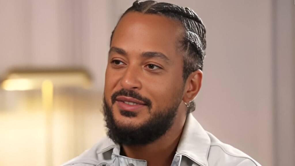 Discret dans les médias, Slimane (35 ans) a quitté la France pour Tahiti en pleine tempête médiatique Discret dans les médias, Slimane (35 ans) a quitté la France pour Tahiti en pleine tempête médiatique