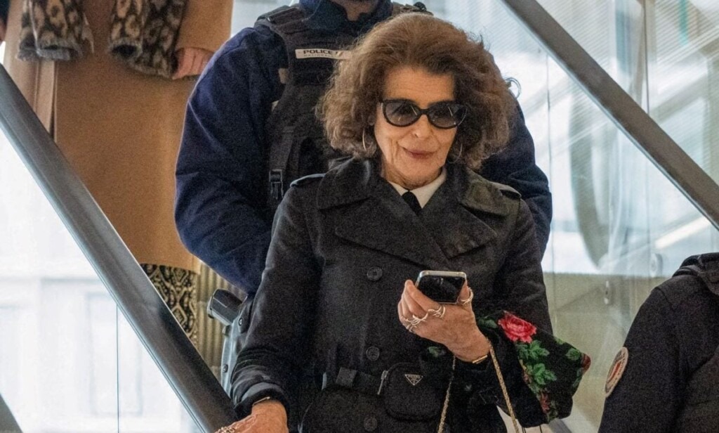 Lors du procès de Gérard Depardieu, Fanny Ardant a captivé avec un monologue théâtral et lunaire Lors du procès de Gérard Depardieu, Fanny Ardant a captivé avec un monologue théâtral et lunaire