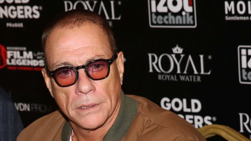 Jean-Claude Van Damme, 64 ans, est accusé de trafic sexuel en Roumanie Jean-Claude Van Damme, 64 ans, est accusé de trafic sexuel en Roumanie