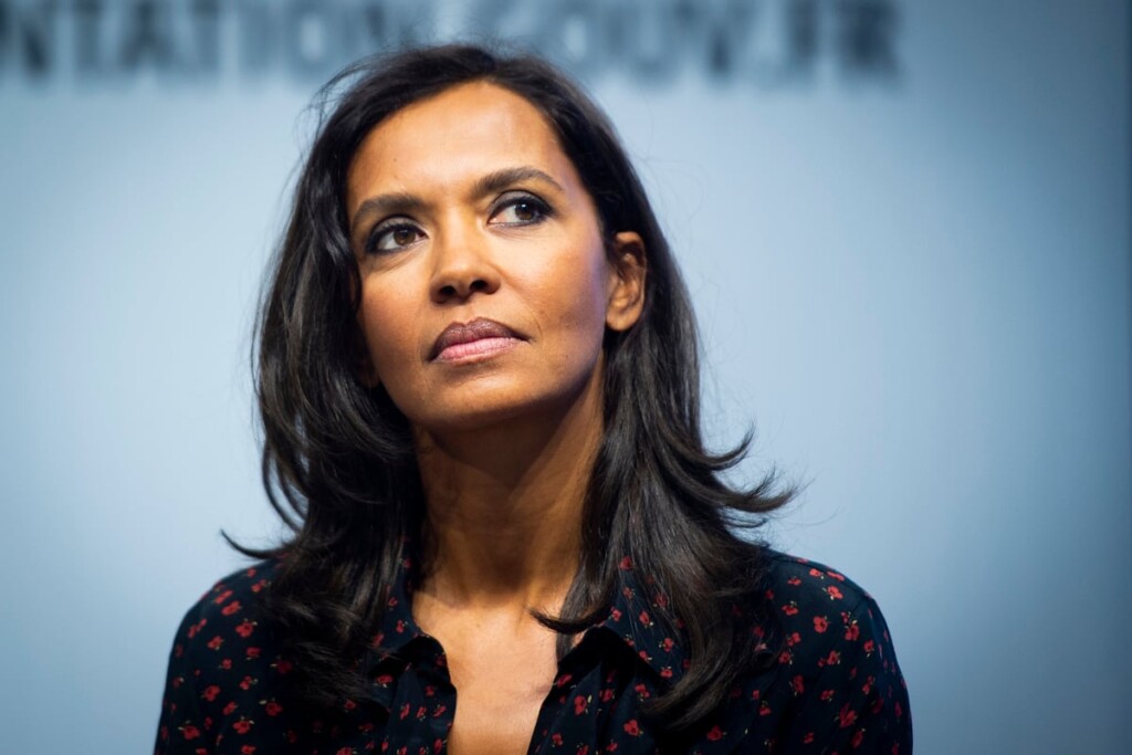Karine Le Marchand est-elle trop proche des hommes politiques ? Un animateur lui lance une pique Karine Le Marchand est-elle trop proche des hommes politiques ? Un animateur lui lance une pique