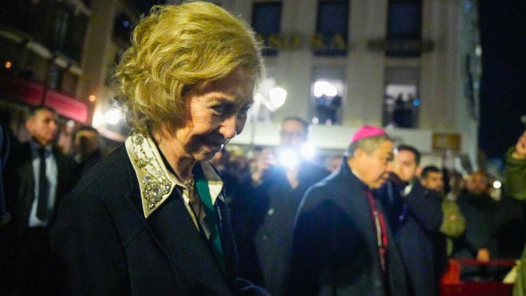 La reine Sofia célèbre le Vendredi saint avec les confréries de la Macarena à Séville La reine Sofia célèbre le Vendredi saint avec les confréries de la Macarena à Séville