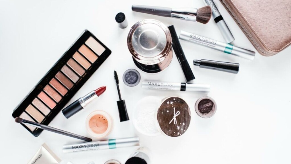 Ce mascara Maybelline, avec 10 300 avis, propose une nouvelle teinte idéale pour les yeux marron Ce mascara Maybelline, avec 10 300 avis, propose une nouvelle teinte idéale pour les yeux marron