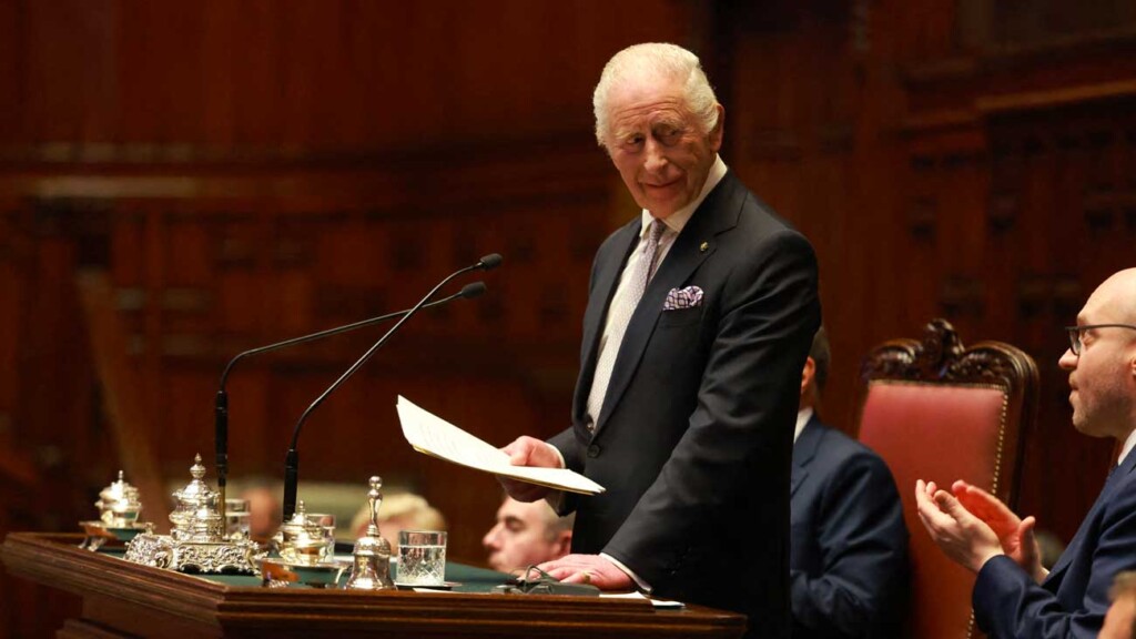 Le roi Charles III s’adresse au parlement italien réuni en session conjointe avec un discours marquant Le roi Charles III s’adresse au parlement italien réuni en session conjointe avec un discours marquant