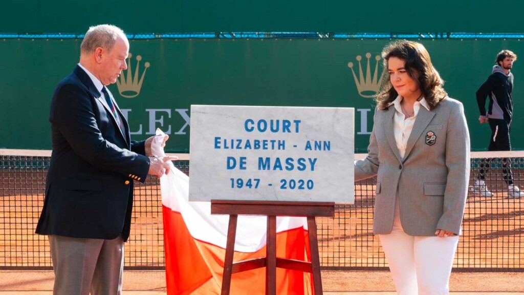 Le prince Albert II a renommé un court de tennis en l’honneur de sa cousine, la baronne Elizabeth-Ann de Massy Le prince Albert II a renommé un court de tennis en l’honneur de sa cousine, la baronne Elizabeth-Ann de Massy