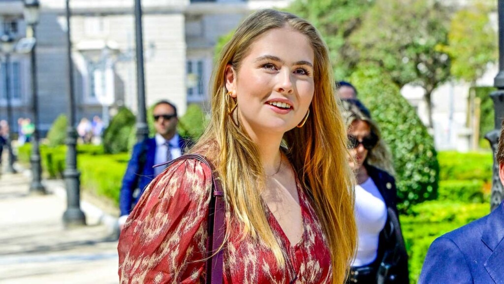 La princesse Amalia visite le jardin de tulipes à Madrid pour parler de son séjour discret en ville La princesse Amalia visite le jardin de tulipes à Madrid pour parler de son séjour discret en ville