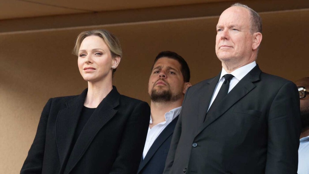 La princesse Charlène rend hommage aux jeunes rugbymen au Tournoi Sainte-Dévote La princesse Charlène rend hommage aux jeunes rugbymen au Tournoi Sainte-Dévote