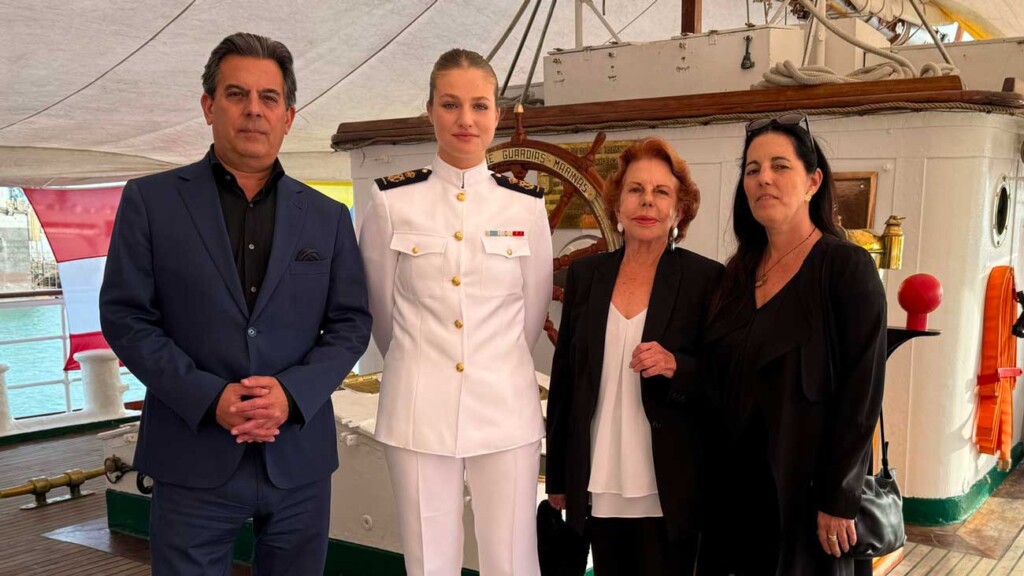 La princesse Leonor a rencontré la veuve du marquis de Vargas Llosa lors d’un événement au Pérou La princesse Leonor a rencontré la veuve du marquis de Vargas Llosa lors d’un événement au Pérou