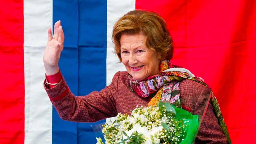 La reine Sonja quitte l’hôpital après avoir écourté ses vacances de Pâques La reine Sonja quitte l’hôpital après avoir écourté ses vacances de Pâques