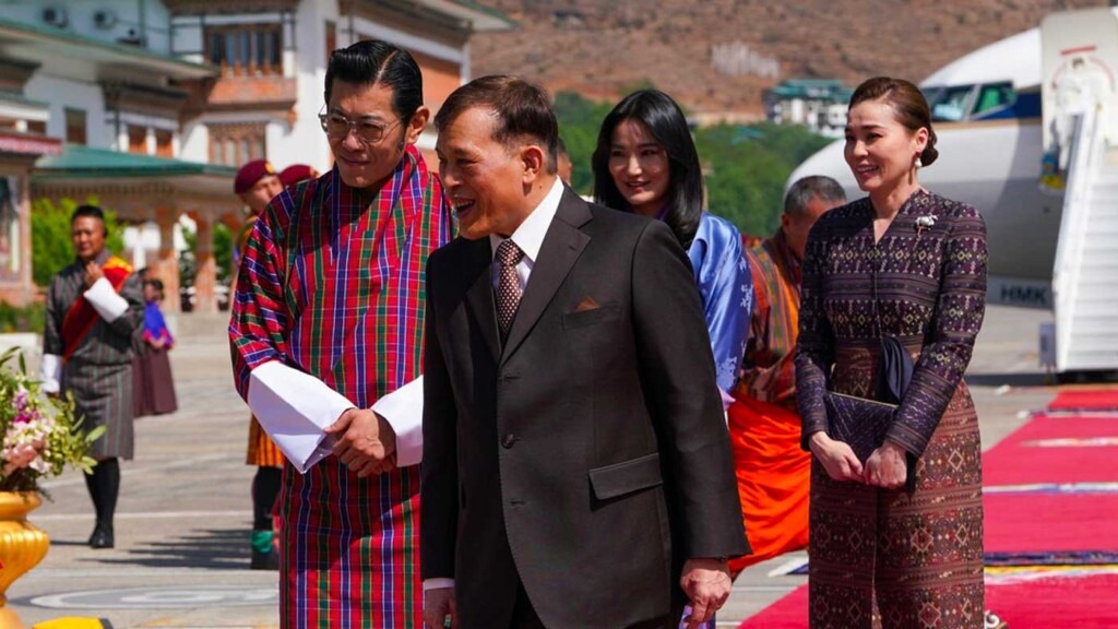 Le roi de Thaïlande fait sa première visite officielle en tant que monarque au Bhoutan Le roi de Thaïlande fait sa première visite officielle en tant que monarque au Bhoutan