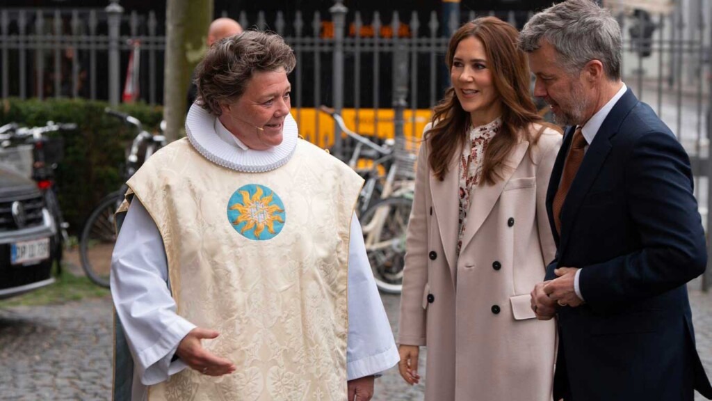 Le roi Frederik X et la reine Mary participent à la messe de Pâques à Holmens Le roi Frederik X et la reine Mary participent à la messe de Pâques à Holmens
