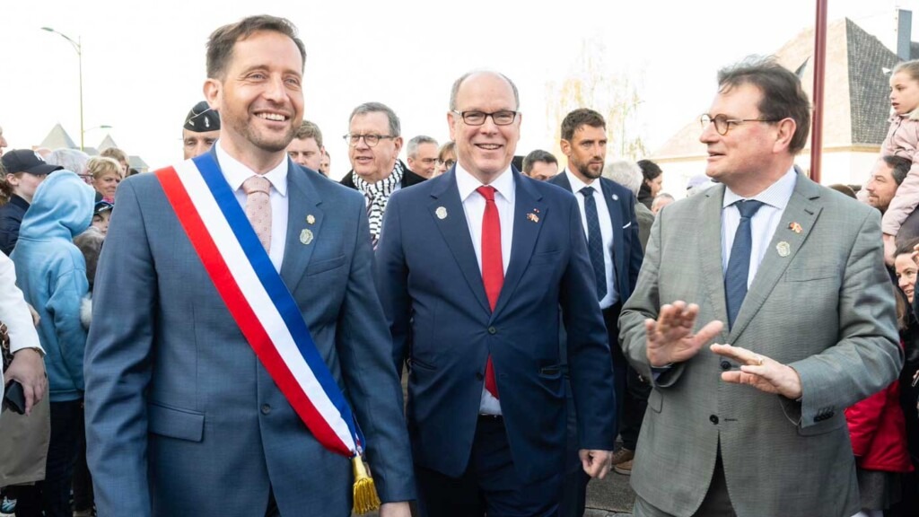 Le Prince Albert II visite le château de Matignon et les tombes de ses ancêtres en Normandie Le Prince Albert II visite le château de Matignon et les tombes de ses ancêtres en Normandie