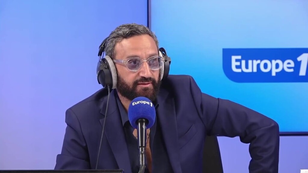 Cyril Hanouna est-il en couple avec Tiphaine Auzière ? Un indice précis répond à cette question Cyril Hanouna est-il en couple avec Tiphaine Auzière ? Un indice précis répond à cette question