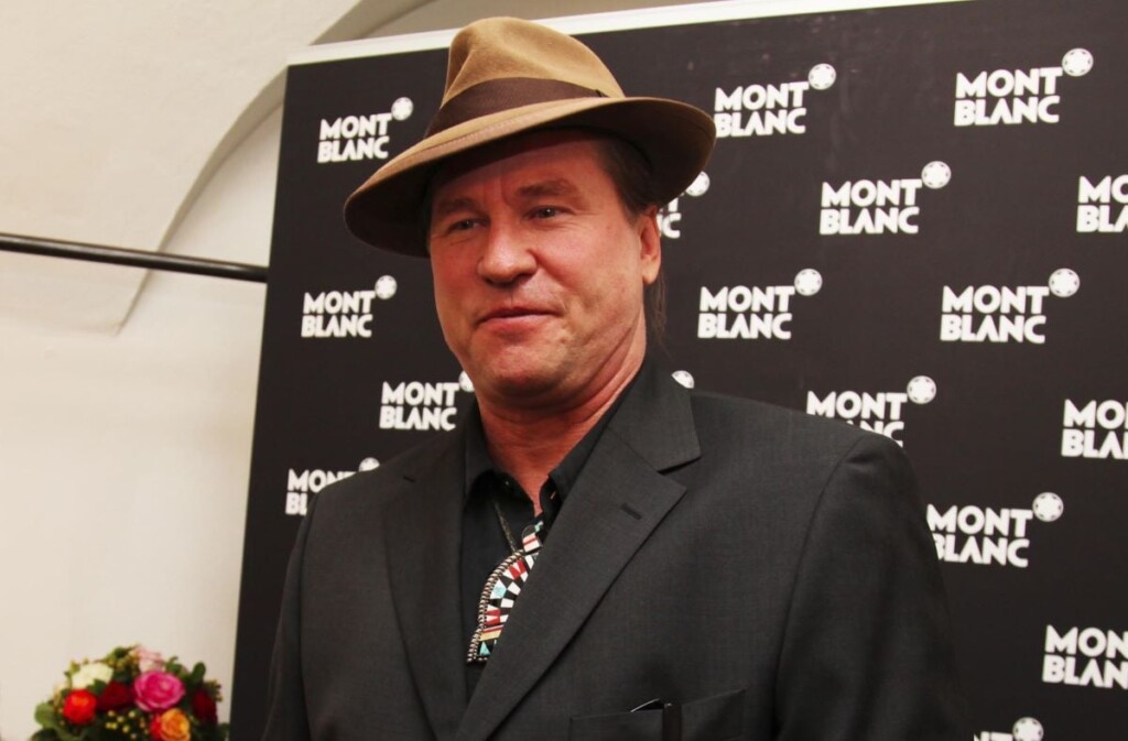 Val Kilmer a laissé un dernier message troublant juste avant de nous quitter Val Kilmer a laissé un dernier message troublant juste avant de nous quitter