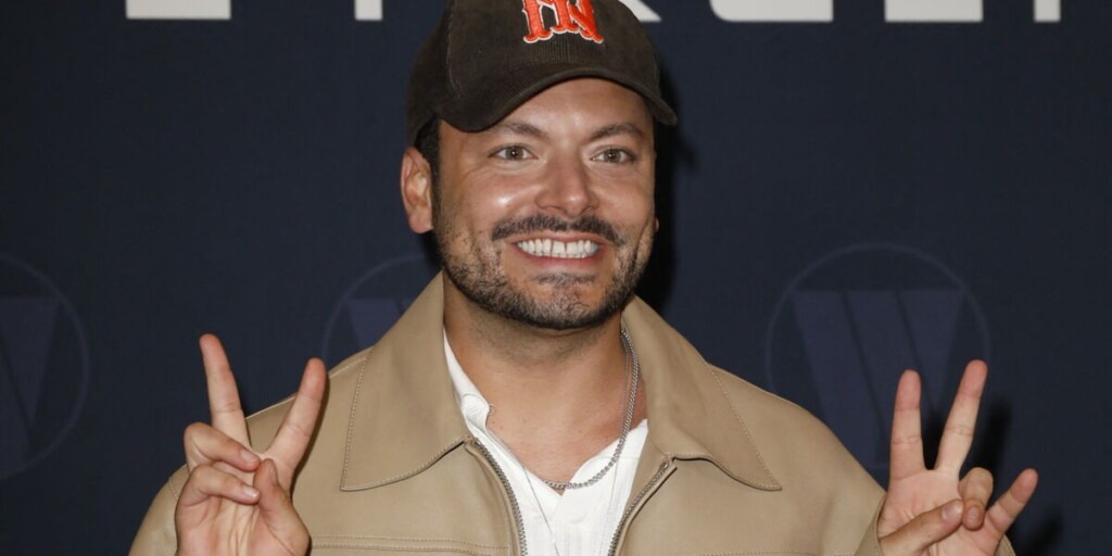Kev Adams veut réussir aux USA et étonne les internautes avec ses sketches encore plus drôles Kev Adams veut réussir aux USA et étonne les internautes avec ses sketches encore plus drôles