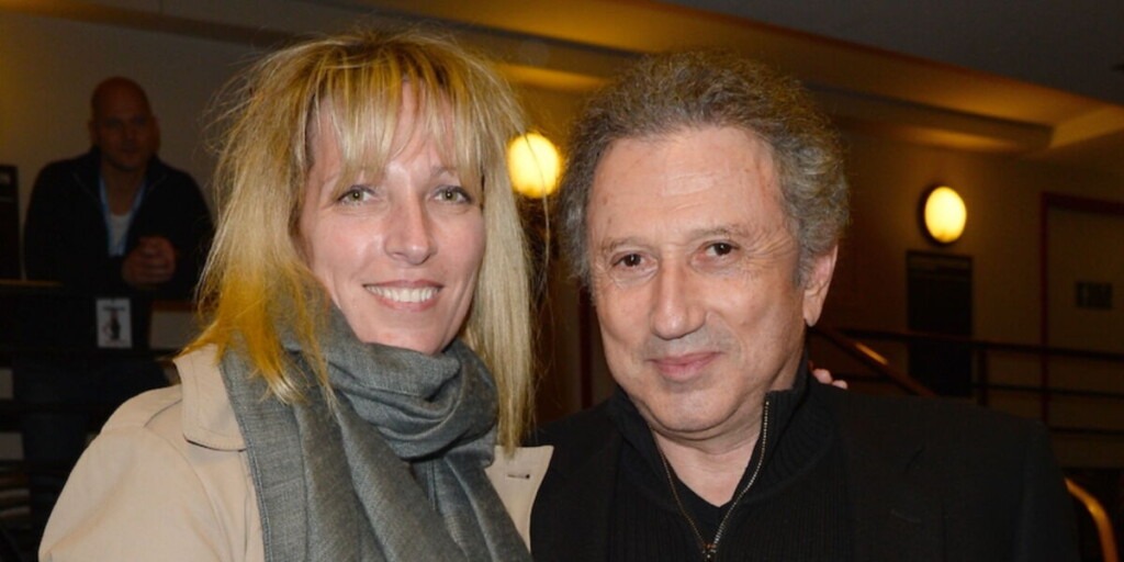 Stéfanie, sa fille adoptive, a apporté à Michel Drucker douceur et sourire durant son hospitalisation Stéfanie, sa fille adoptive, a apporté à Michel Drucker douceur et sourire durant son hospitalisation