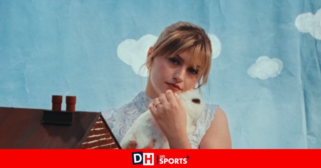 Marine, gagnante de la Star Academy, dévoile « Cœur Maladroit », prélude à son album prévu avant l’été Marine, gagnante de la Star Academy, dévoile « Cœur Maladroit », prélude à son album prévu avant l’été