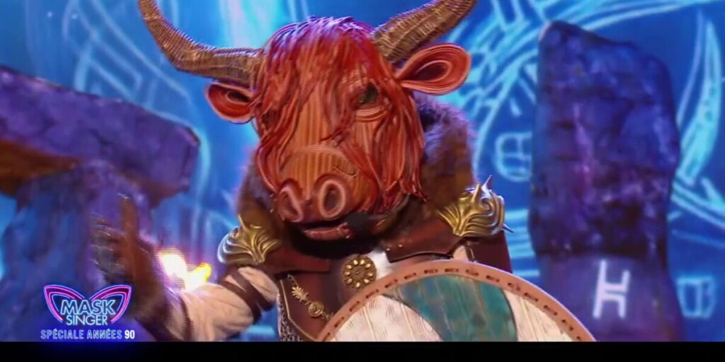 Mask Singer : Damien Sargue (Roméo et Juliette) serait-il le Bison ? Les internautes le pensent Mask Singer : Damien Sargue (Roméo et Juliette) serait-il le Bison ? Les internautes le pensent