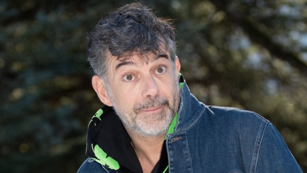 Stéphane Plaza est dans une situation délicate avec une femme mariée lors d’un tournage Stéphane Plaza est dans une situation délicate avec une femme mariée lors d’un tournage