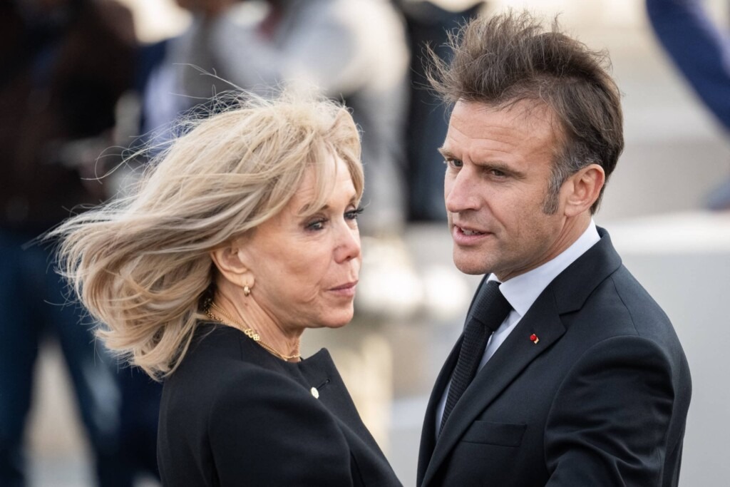 Une vidéo montre une altercation tendue entre Brigitte et Emmanuel Macron au Vietnam Une vidéo montre une altercation tendue entre Brigitte et Emmanuel Macron au Vietnam
