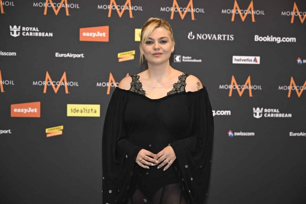 Eurovision 2025 : Louane et l’Arménie rendent un hommage émouvant à Aznavour Eurovision 2025 : Louane et l’Arménie rendent un hommage émouvant à Aznavour