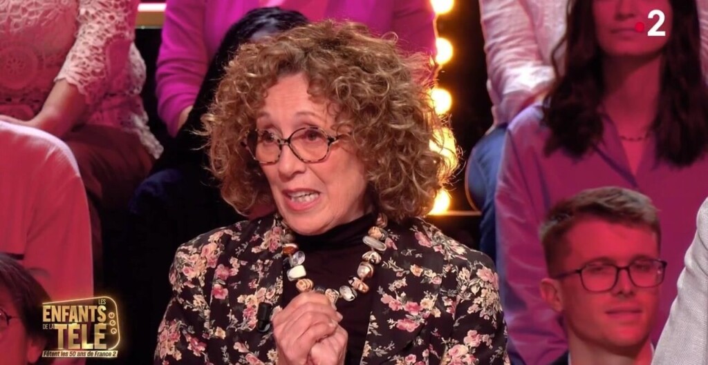 Mireille Dumas évacuée en direct par les pompiers après un abus de codéine durant son émission Mireille Dumas évacuée en direct par les pompiers après un abus de codéine durant son émission