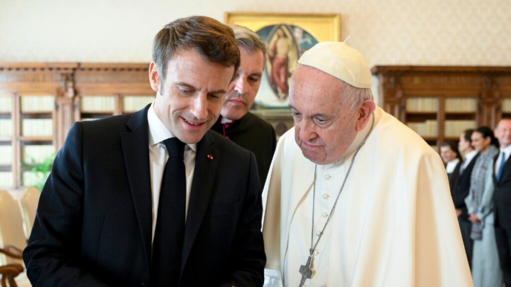 Après le décès du pape, l’attitude royale d’Emmanuel Macron agace l’Italie Après le décès du pape, l’attitude royale d’Emmanuel Macron agace l’Italie