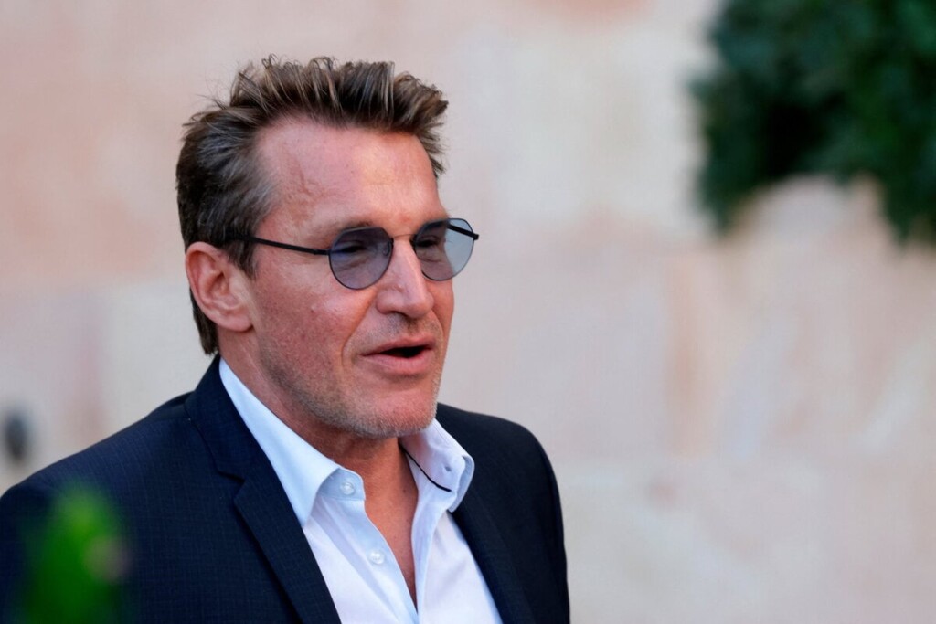 Benjamin Castaldi dévoile une photo saisissante de sa main sérieusement blessée après un accident d’hélicoptère Benjamin Castaldi dévoile une photo saisissante de sa main sérieusement blessée après un accident d’hélicoptère