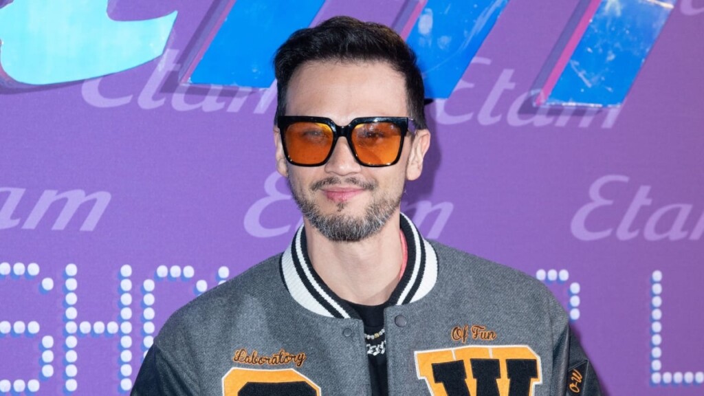 Billy Crawford (43 ans) accusé de vivre dans un appartement désordonné et sale Billy Crawford (43 ans) accusé de vivre dans un appartement désordonné et sale