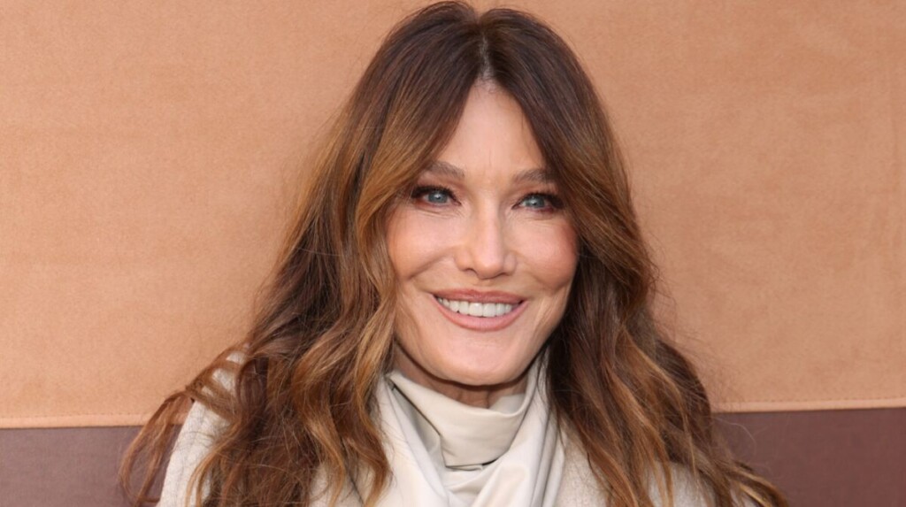 Carla Bruni parle librement de sa relation aux substances Carla Bruni parle librement de sa relation aux substances