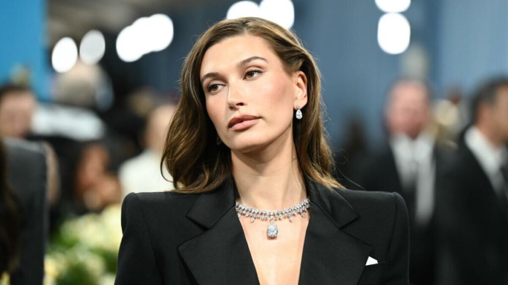 Hailey Bieber : son astuce pour redonner vie à sa peau et booster son éclat Hailey Bieber : son astuce pour redonner vie à sa peau et booster son éclat