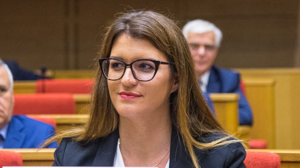 Elle a révélé attendre son troisième enfant, qu’elle qualifie de bébé miracle Elle a révélé attendre son troisième enfant, qu’elle qualifie de bébé miracle