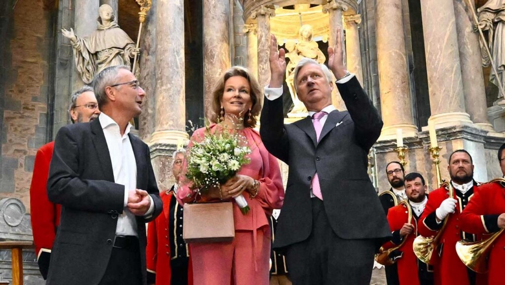 Le roi Philippe et la reine Mathilde discutent cybersécurité et visitent la basilique de Saint-Hubert Le roi Philippe et la reine Mathilde discutent cybersécurité et visitent la basilique de Saint-Hubert