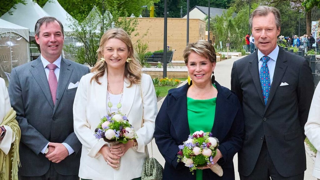 Les couples grand-ducaux et héritiers se promènent dans les jardins et aménagements de Luxembourg Les couples grand-ducaux et héritiers se promènent dans les jardins et aménagements de Luxembourg
