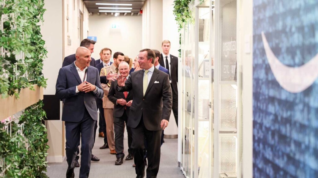Guillaume de Luxembourg visite le siège européen d’Amazon pour une mission officielle Guillaume de Luxembourg visite le siège européen d’Amazon pour une mission officielle