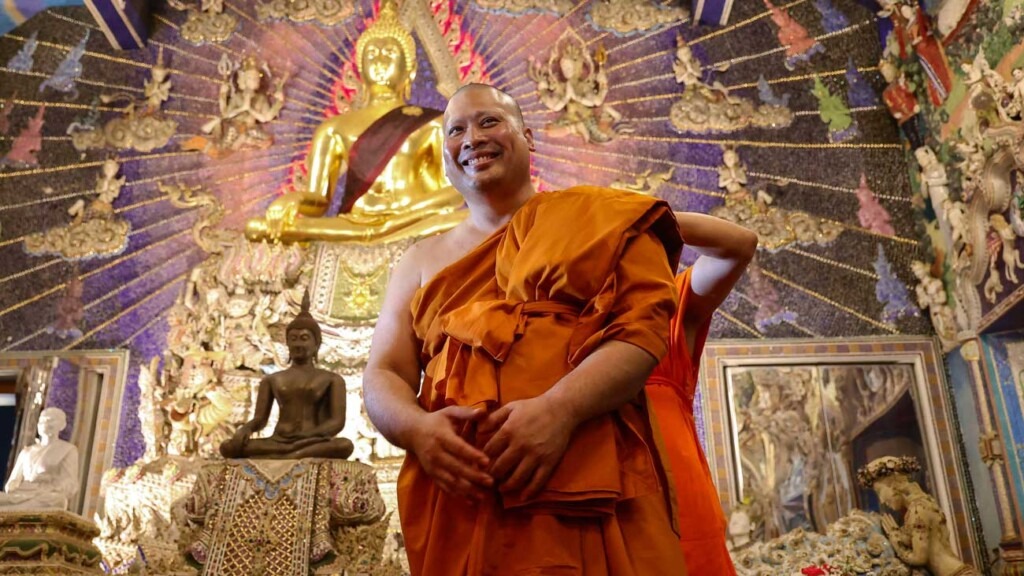 Le fils renié du roi de Thaïlande devient moine bouddhiste Le fils renié du roi de Thaïlande devient moine bouddhiste